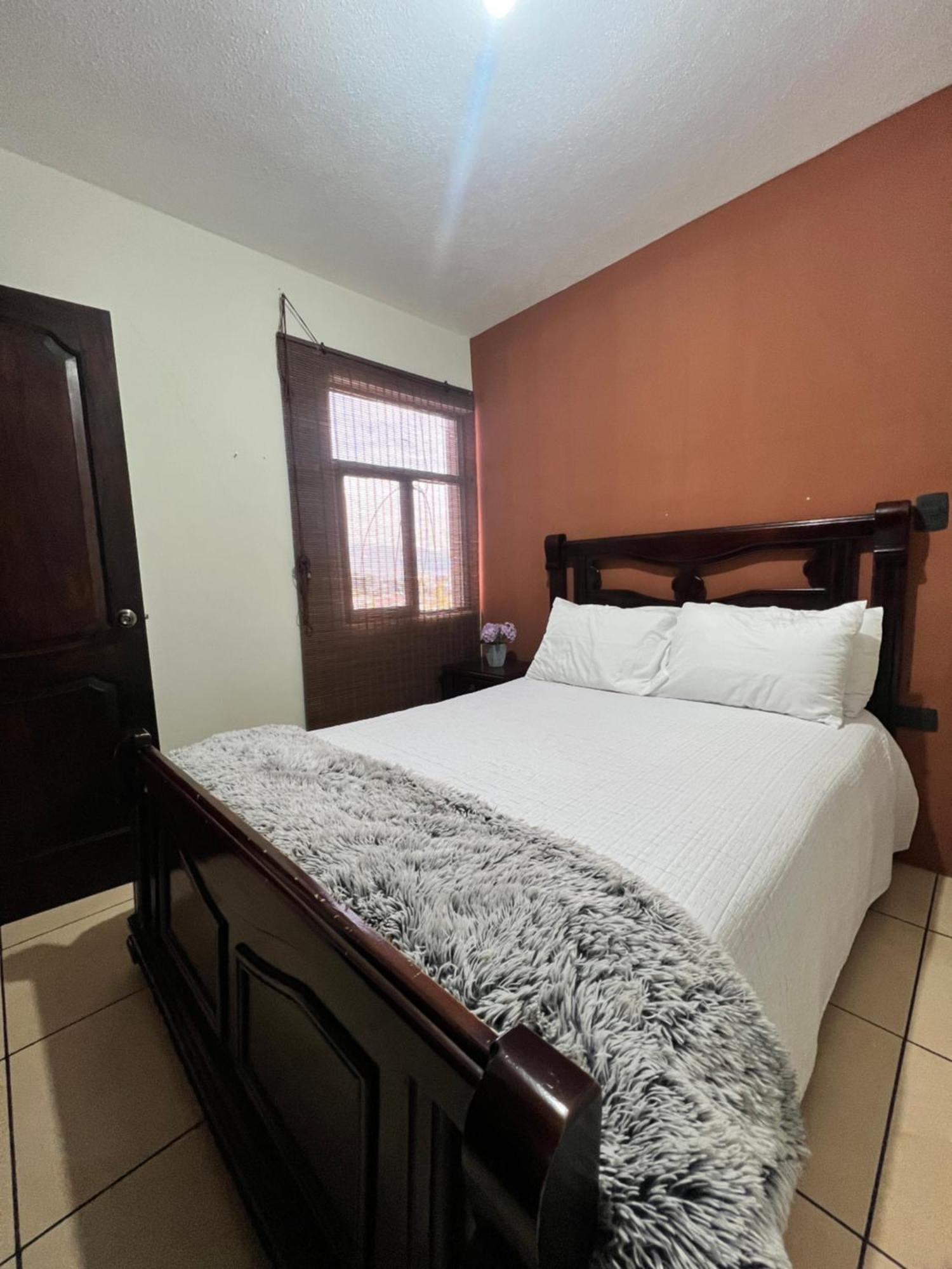 Amplio Apartamento, En Colonia Cerezos, Tercer Nivel Apartment Quetzaltenango Bagian luar foto