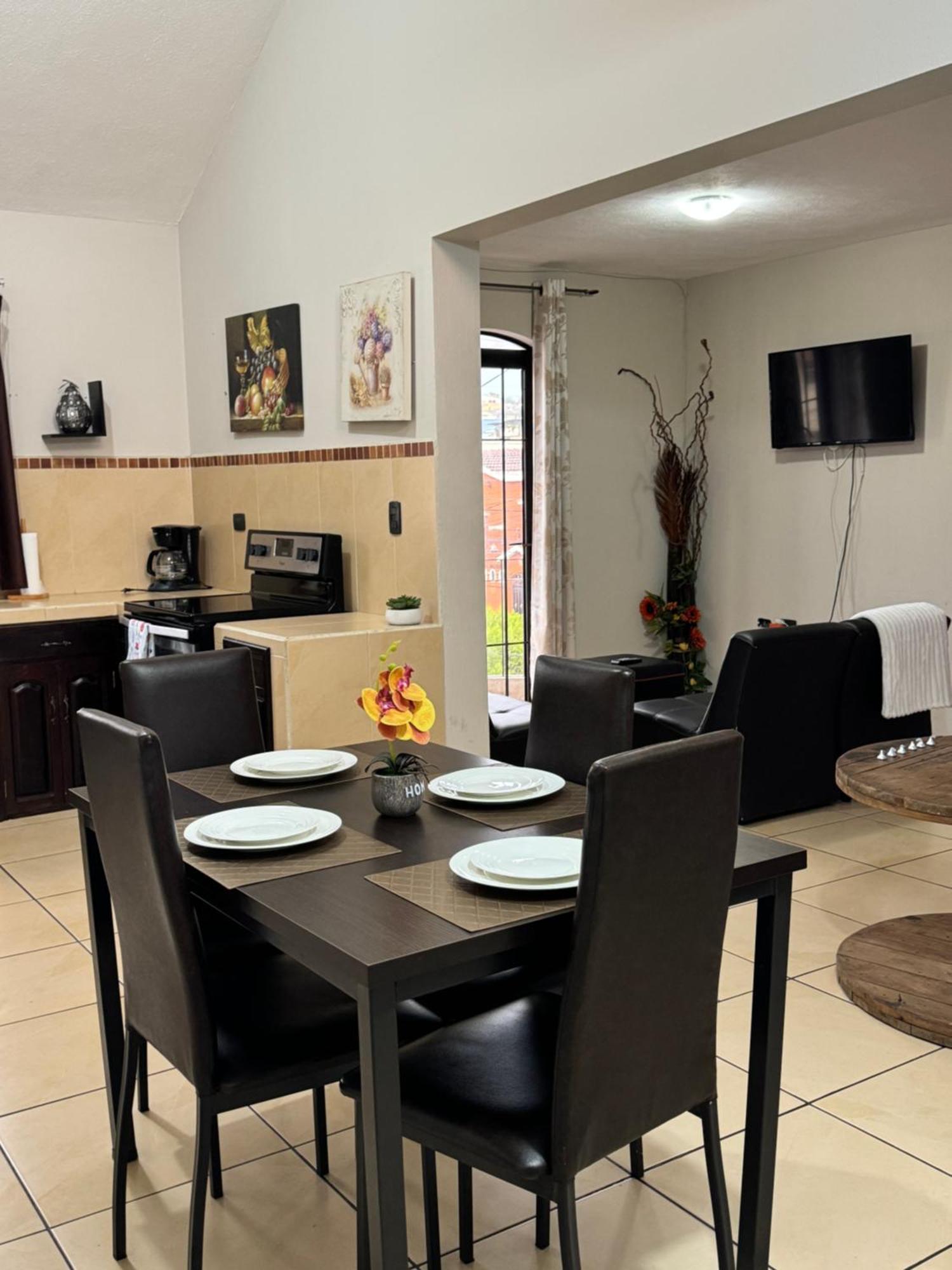 Amplio Apartamento, En Colonia Cerezos, Tercer Nivel Apartment Quetzaltenango Bagian luar foto